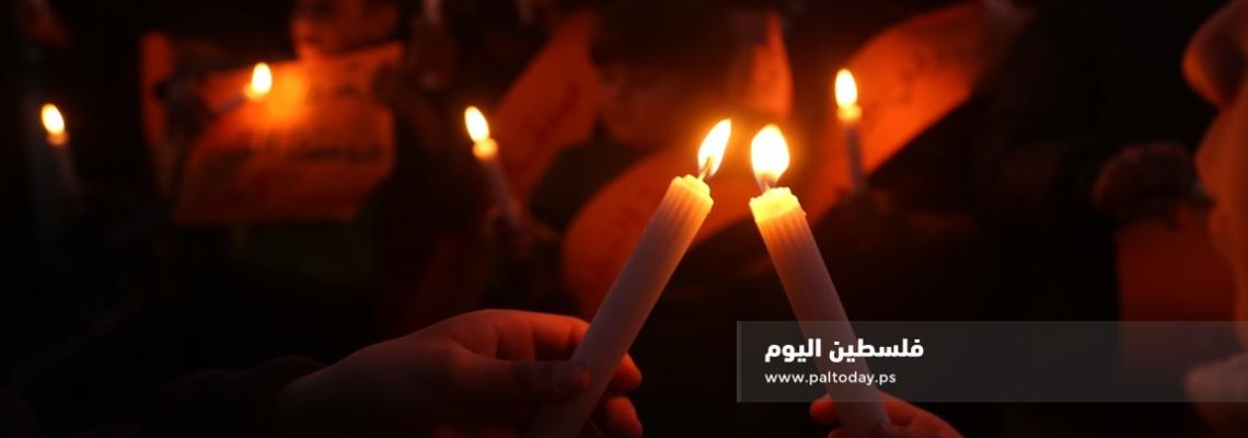 أطفال غزة يشعلون الشموع رفضا لصفقة القرن شمال قطاع غزة