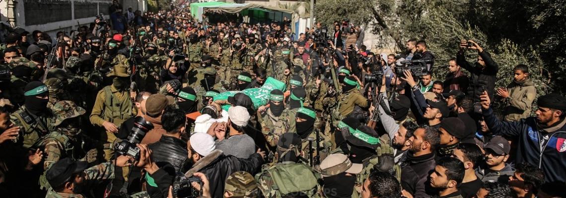 جماهير غفيرة تشيع جثمان الشهيد محمود النباهين