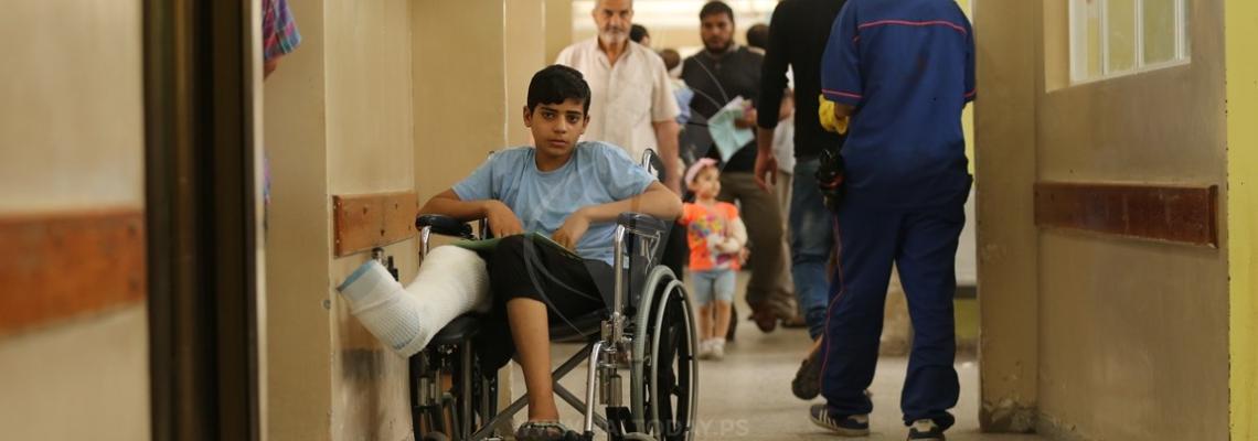 جرحى مليونية العودة يتلقون العلاج في مجمع الشفاء الطبي