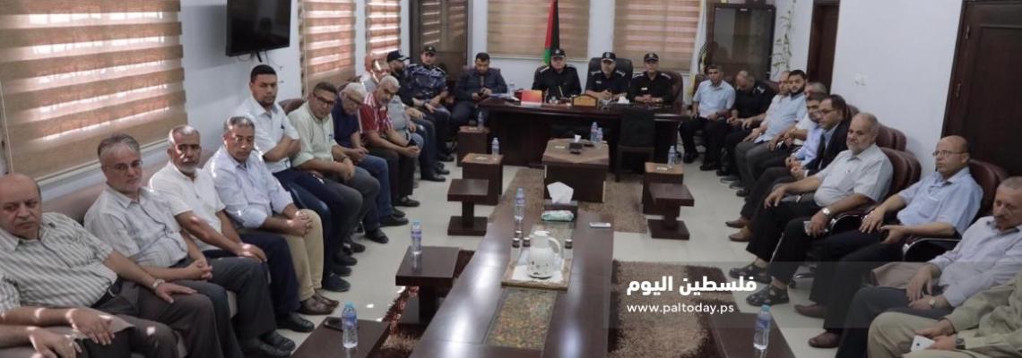 ممثلو القوى الوطنية والإسلامية خلال زيارة لجهاز الشرطة ( المدير العام) والمواقع التي استهدفت من الإرهابيين.