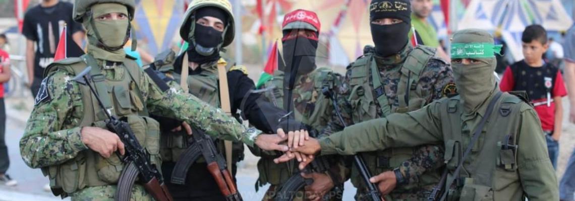 فصائل المقاومة الفلسطينية كافة في صورة مشرفة تقوم بحملة افطار صائم على المفترقات وسط قطاع غزة 
