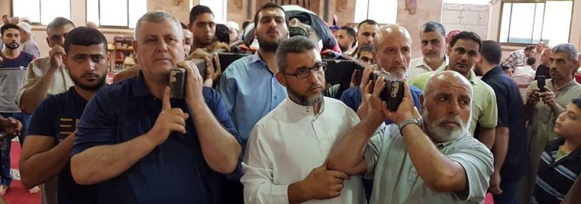 جماهير غفيرة تُشيع جثمان الشهيد حسين أبو عويضة "بائع البراد" في مدينة غزة