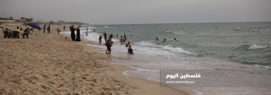 شاطئ البحر .. متنفس أهالي قطاع غزة في ظل ارتفاع درجات الحرارة 