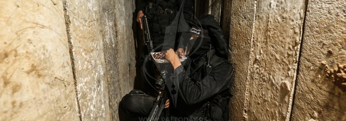 أجواء إيمانية في نقاط الرباط للمقاومين الفلسطينيين في شهر رمضان