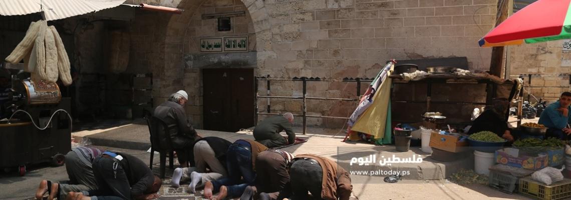 غزيون يتشوقون لفتح مساجد غزة واجراءات وقائية احترازية في أسواق القطاع