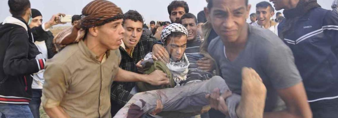 بالصور:شهيد وعدد من الاصابات في المواجهات شرق خانيونس