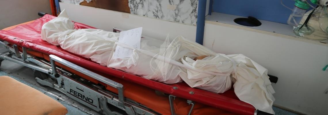 بالصور :جثمان الشهيد  الطفلة اسراء ابو خوصة التي أستشهدت متأثرة بجراحها