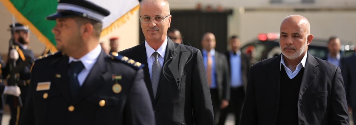 بالصور:الحمد الله يتسلم وزارة الداخلية في قطاع غزة