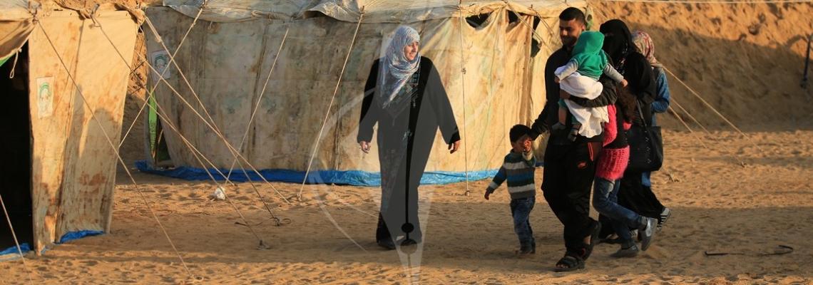 توافد الفلسطينيون إلى خيام العودة عيشة مسيرة العودة الكبرى شرق جباليا