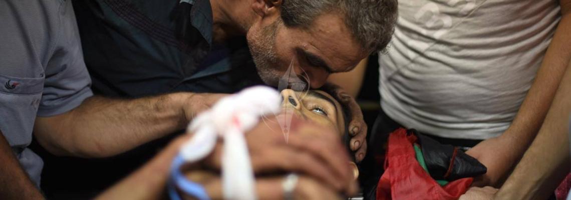 بالصور: 4 شهداء وعشرات الاصابات في مواجهات مع الاحتلال شرق مدينة غزة