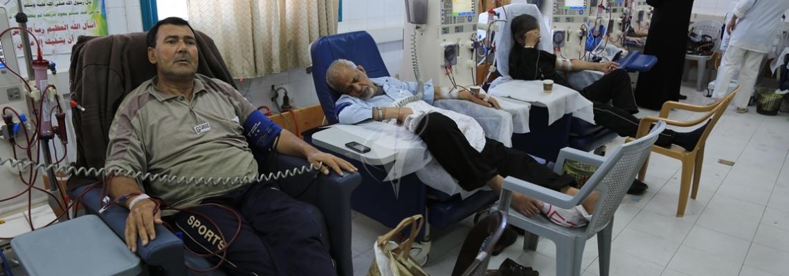بالصور:وقفة بمشاركة مرضى الكلى في مشفى الشفاء بغزة احتجاجاً على استمرار الحصار وتفاقم أزمة الكهرباء