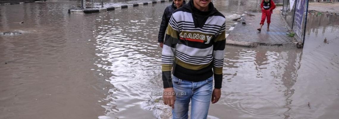 غزة تغرق من جديد وسرايا القدس تستنفر عناصرها لمساعدة المواطنين ومواجهة المنخفض