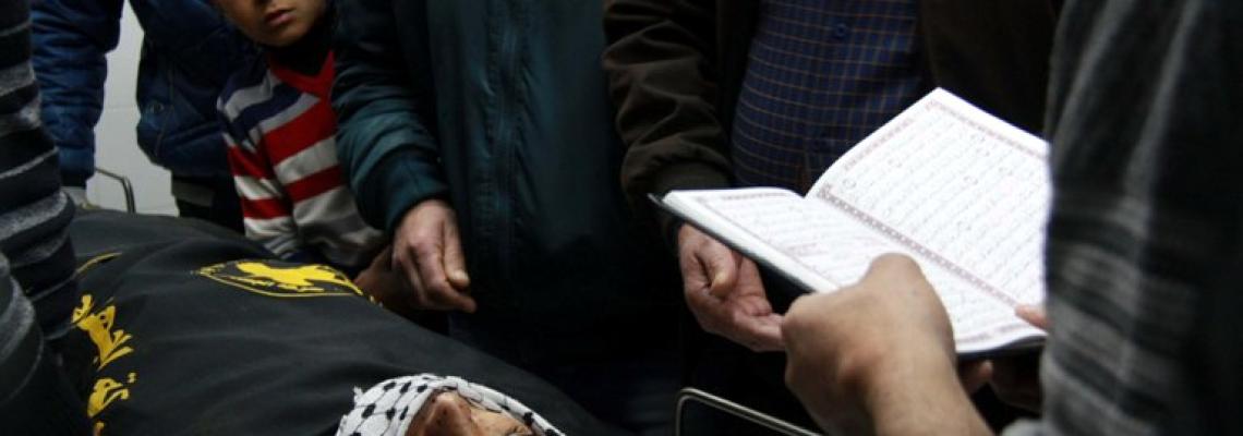 بالصور: الخليل - تشييع جثمان الشهيد محمود أحمد فنون. تصوير: سمر بدر