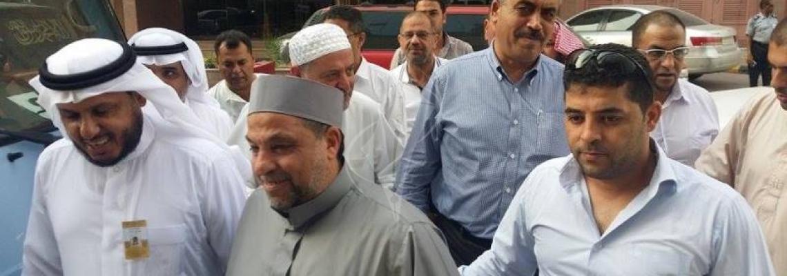 بالصور:وزير الاوقاف يتفقد عوائل شهداء المكرمة السعودية في مكة