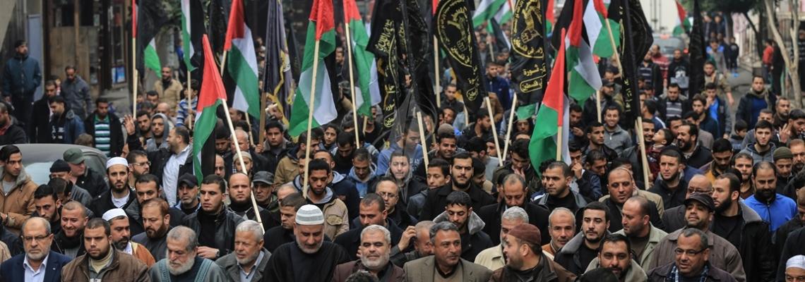 بالصور:الجهاد الإسلامي تنظم مسيرة حاشدة في شمال قطاع غزة رفضا لقرار ترامب