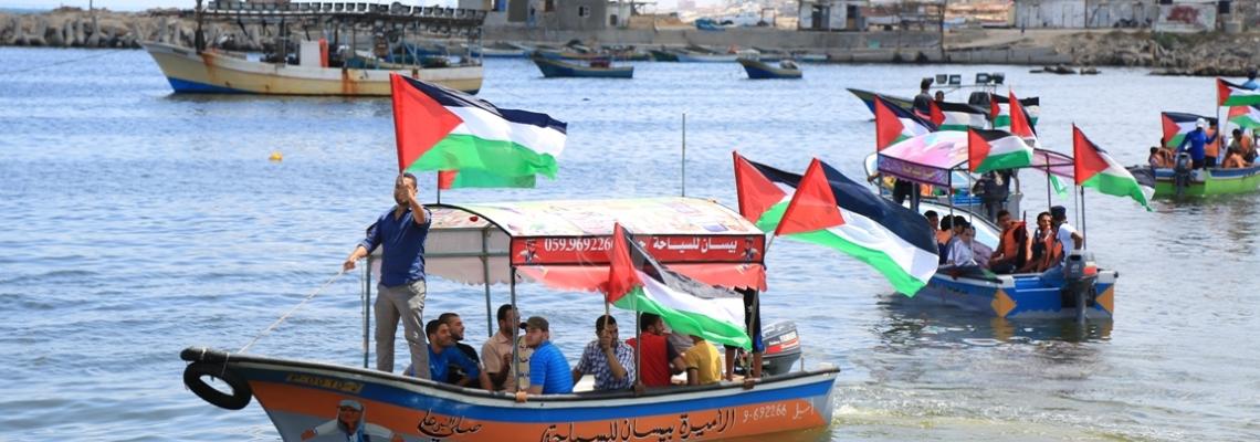 بالصور:مؤتمر ومسيرة بحرية لاستقبال أسطول الحرية 3بميناء غزة