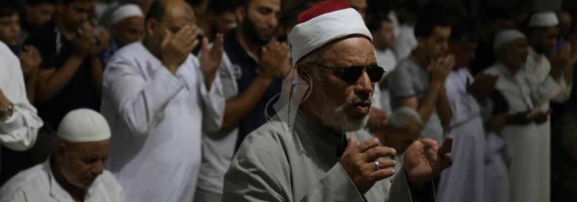 بالصور: احياء ليلة القدر بمسجد السيد هاشم شرق مدينة غزة