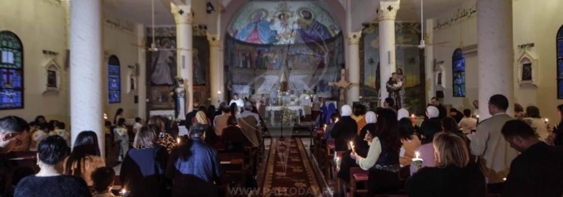 احتفال المسيحين فى غزة فى عيد الفصح داخل كنيسة دير اللاتين
