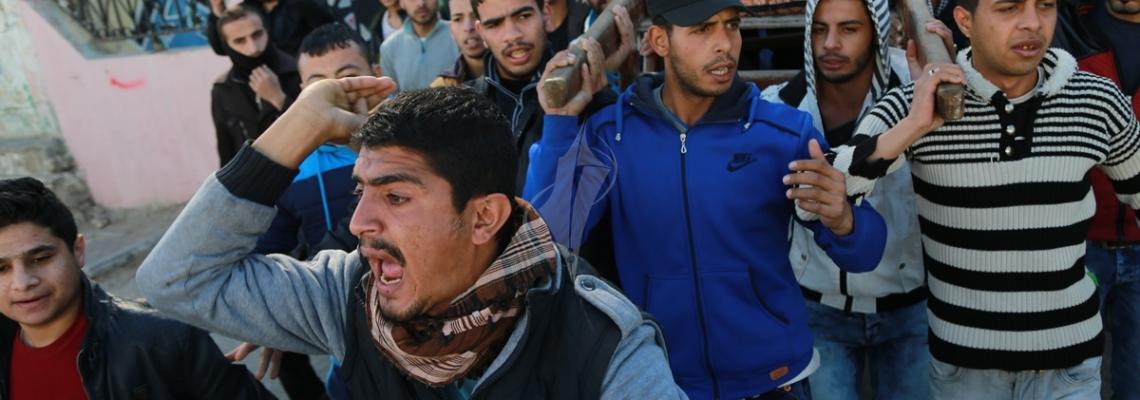 بالصور: جنازة الشهيد محمد قيطة في مدينة خانيونس جنوب القطاع