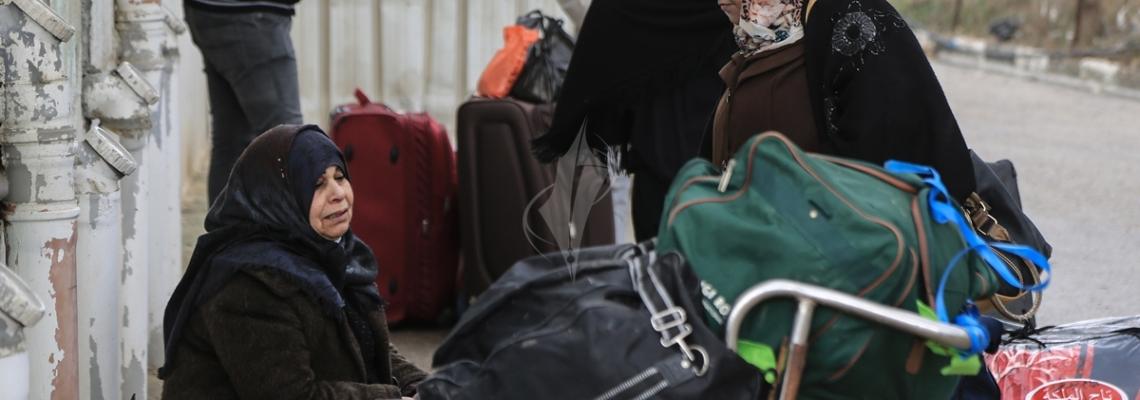 بالصور:عدسة"فلسطين اليوم" في معبر رفح في اليوم الاول لفتحه