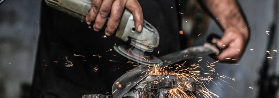 بالصور:السلاح الابيض يسجل حضورة مجدداً بغزة