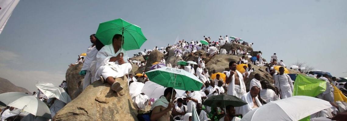 بالصور: الحجاج على جبل عرفات بعد ظهر اليوم لأداء ركن الحج الأعظم