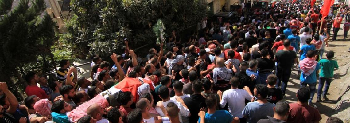 بالصور: تشييع جثمان الشهيد معتز زواهرة (27 عاما ) لمثواه الأخير في مخيم الدهيشة..تصوير:احمد مزهر