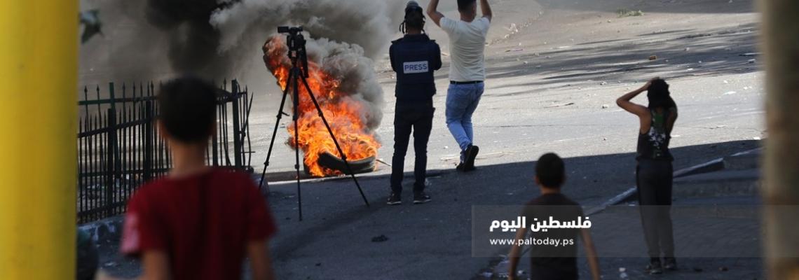 مواجهات بين الشبان وجنود الاحتلال في باب الزاوية وسط الخليل