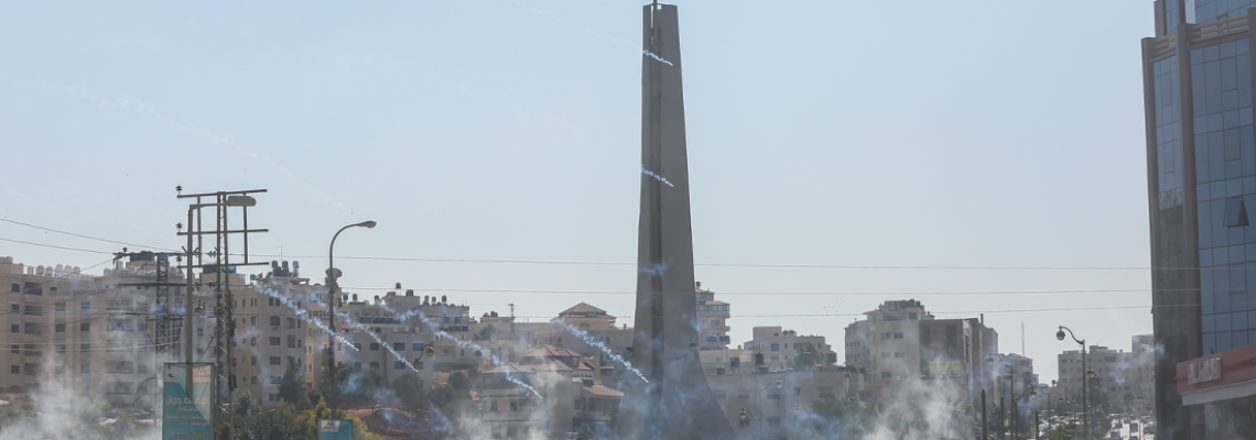  البيرة - جيش الاحتلال يقمع طلبة جامعة بيرزيت عند المدخل الشمالي للبيرة