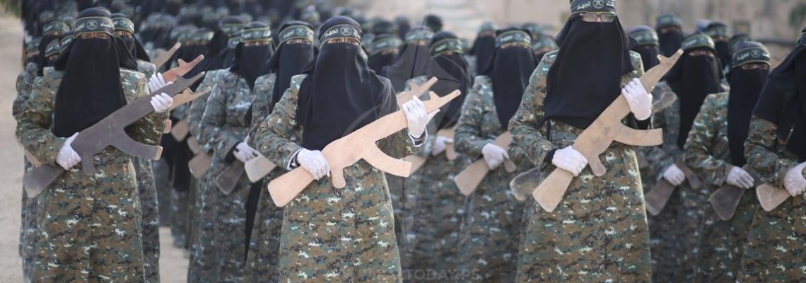 مقاتلات من الجهاد الاسلامي أثتاء دورة عسكرية في ذكرى الانطلاقة الجهادية للحركة