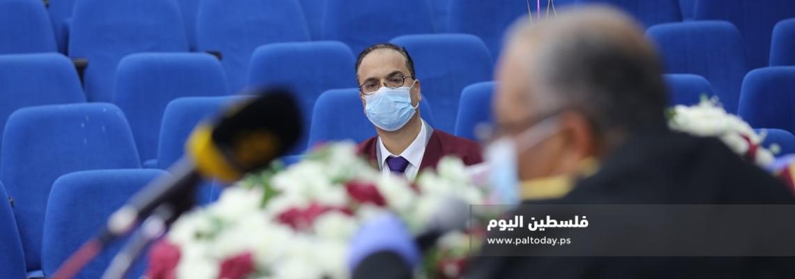 الباحث صالح المصري يناقش رسالة الماجستير ضمن إجراءات وقائية عالية