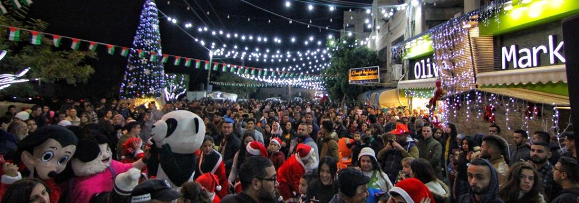 اضاءة شجرة الميلاد في بلدة الزبابدة قضاء جنين