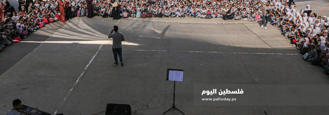الباص الموسيقى ينظم يوم ترفيهى لطالبات مدرسة بيت حانون