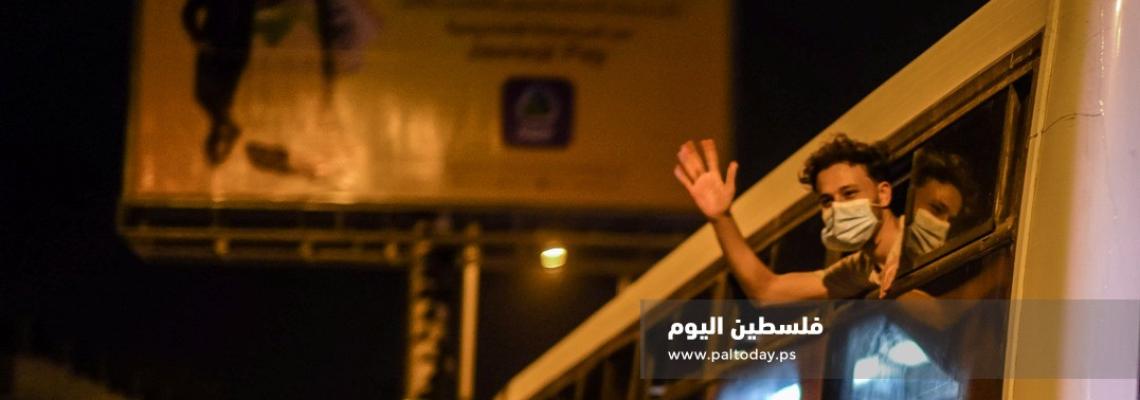 بدء مغادرة المسافرين بعد فتح معبر رفح استثنائياً في كلا الاتجاهين 