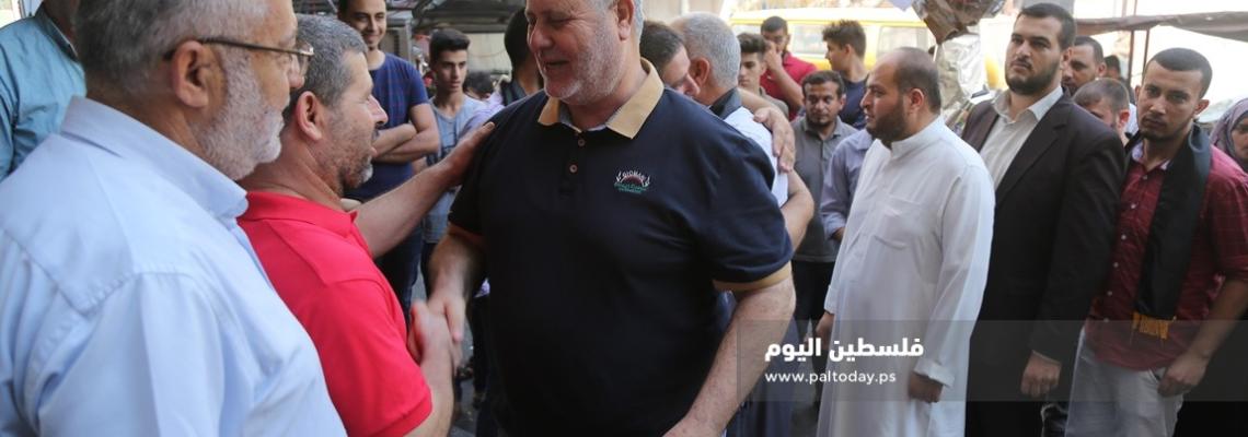 وفد من الجهاد يزور طلاب الثانوية العامة المتفوقين ويقدم لهم التهنئة