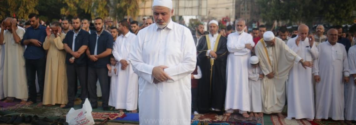 صلاة عيد الأضحى في ساحة السرايا وسط مدينة غزة