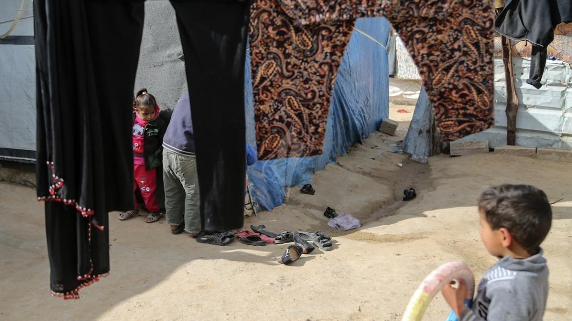 بالصور:مشاهد من حياة الأطفال داخل قرية جحر الديك وسط قطاع غزة