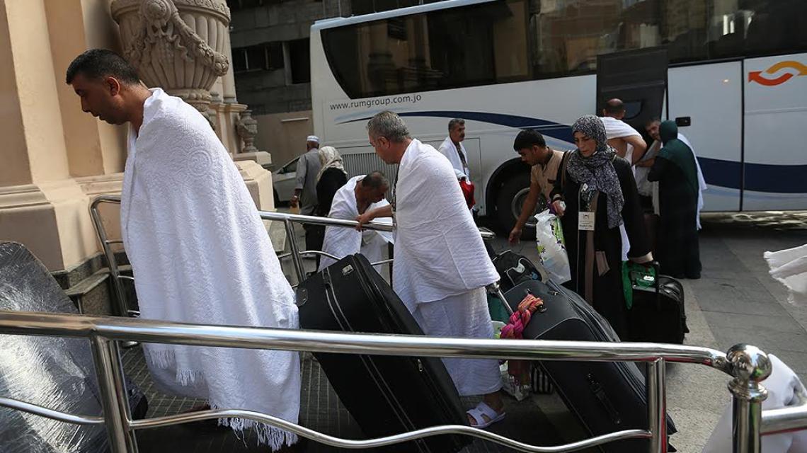 بالصور:السعودية - وصول القافلة الأولى أمس من بعثة الحج الفلسطينية لمكة المكرمة . تصوير: حذيفة سرور