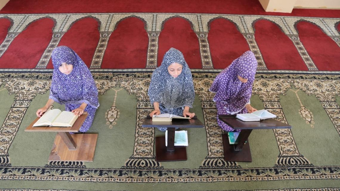 بالصور:مخيمات تحفيظ القرآن الكريم بغزة في شهر رمضان المبارك