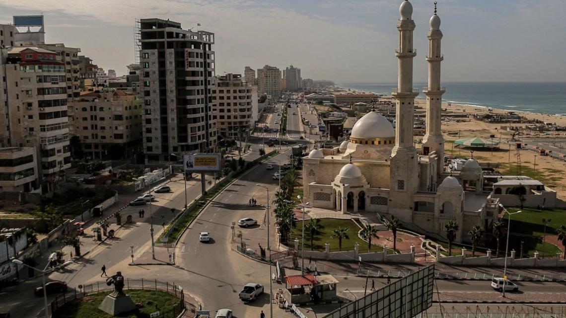 عودة الحياة الطبيعية في قطاع غزة بعد قرار منع التجول الكامل يومي الجمعة والسبت للحد من انتشار فيروس كورونا