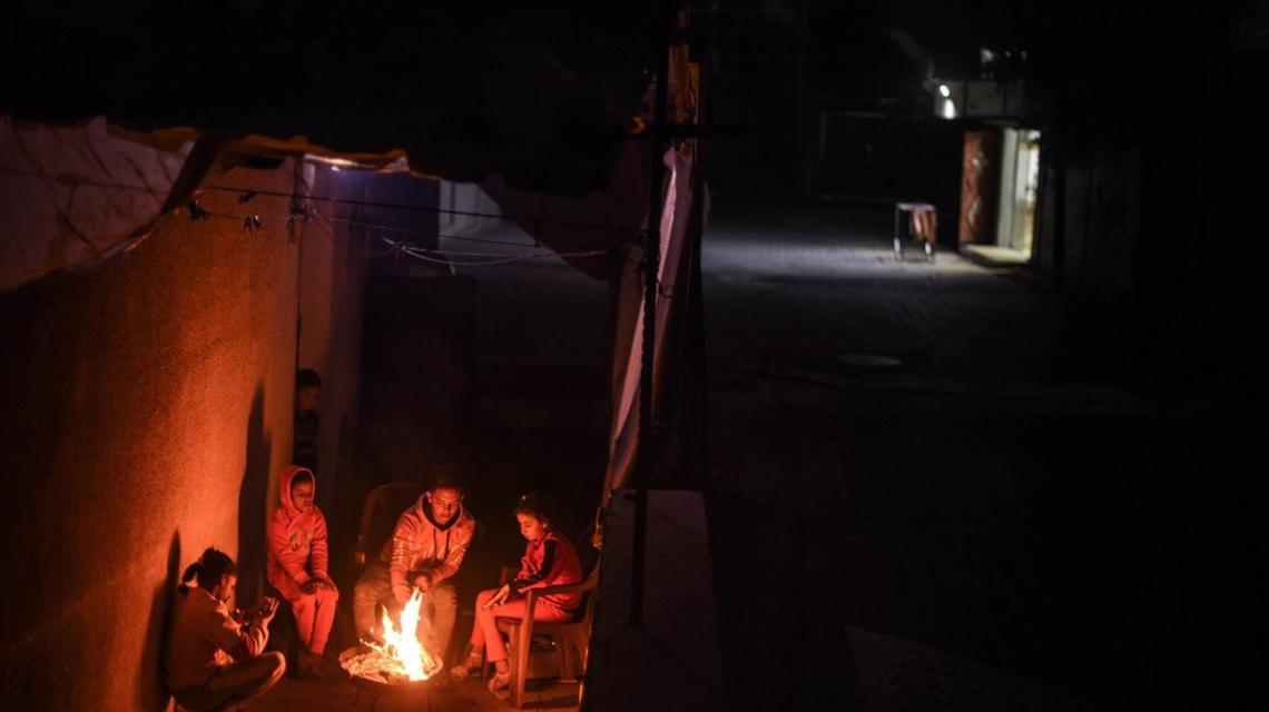 "كانون النار".. أنيس الغزيين في ليالي الشتاء