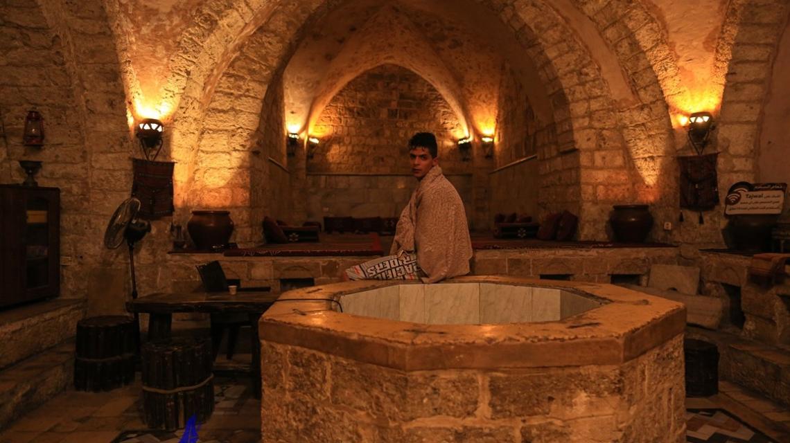"حمام السمرة" معلم تاريخي ومزار طبي في قطاع غزة