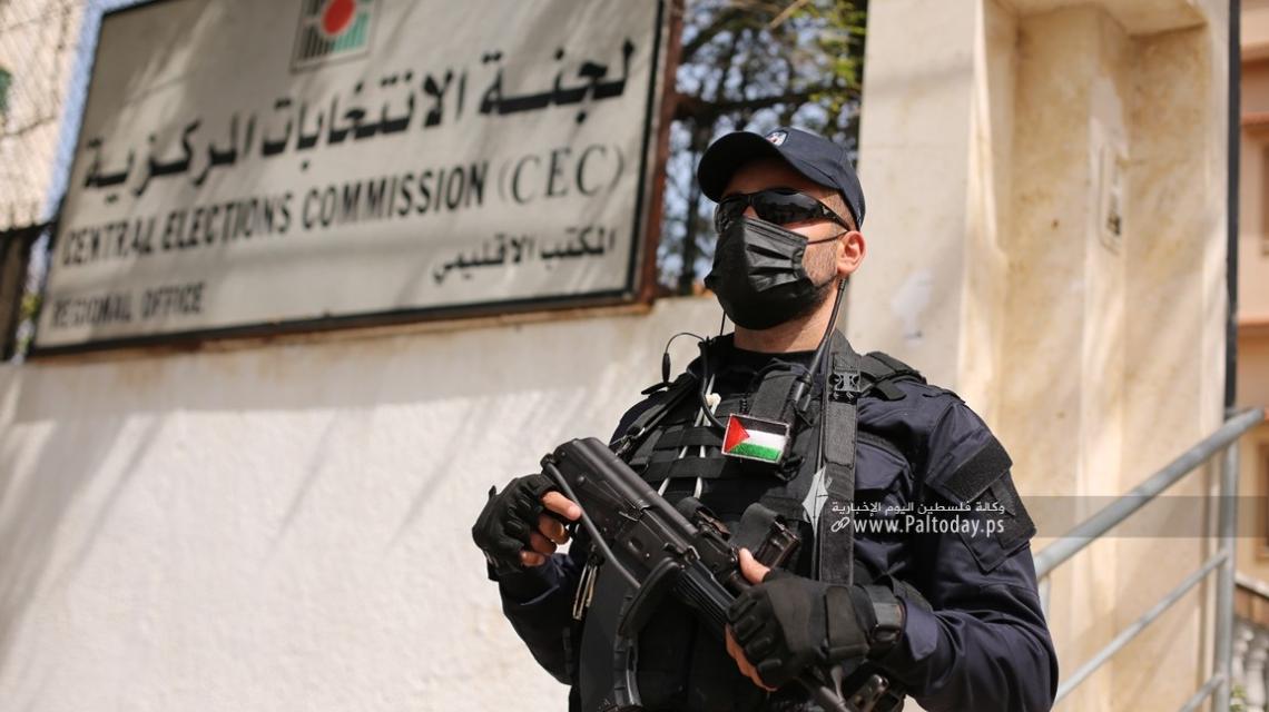 شرطة غزة تؤمن مقر لجنة الانتخابات المركزية