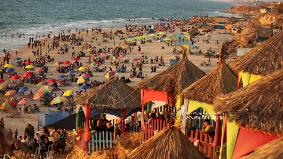 شاطئ مدينة دير البلح وجهة سياحية لغزة