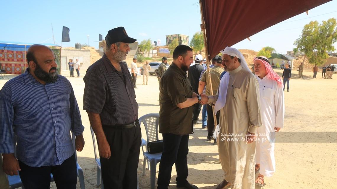 بالصور:وفد من قيادة حركة المقاومة الإسلامية حماس والأجهزة الامنية  يزور مخيمات سيف القدس الجهادية للاطلاع على مجريات التدريب و الاعداد في المحافظة الوسطى