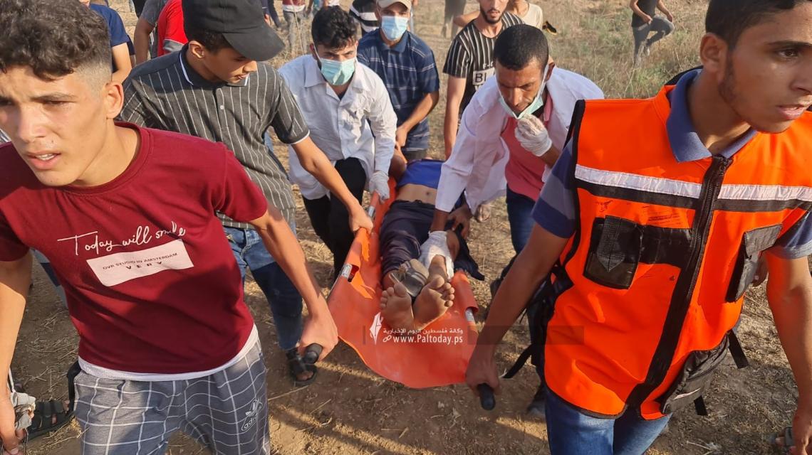 الاحتلال يطلق الرصاص الحي بكثافة على الشبان في مخيم ملكة