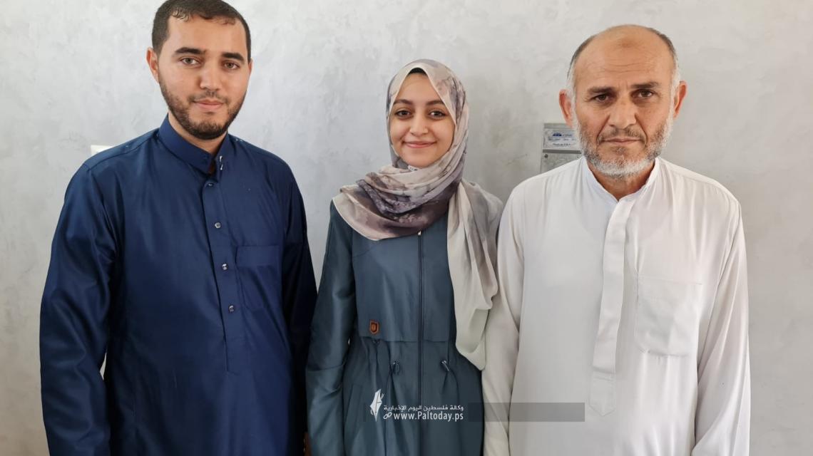 بالصور:الطالبة الأولى على الوطن من خانيونس القسم العلمي آلاء زاهر إسماعيل احمد