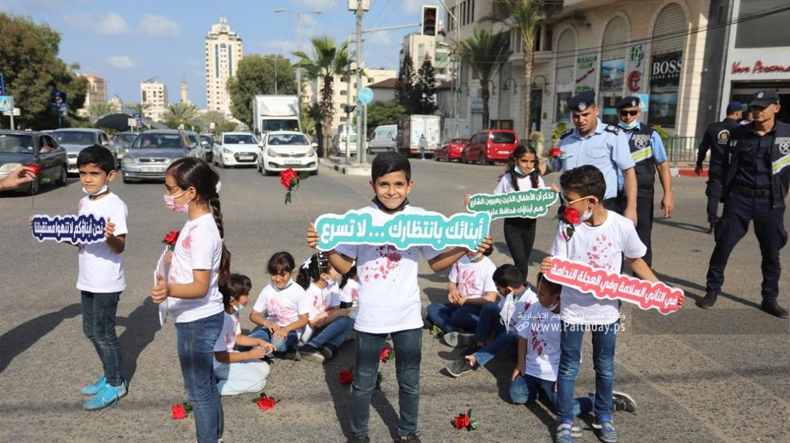 بالصور:النقل والمواصلات واتحاد مؤسسات الأمن والسلامة ينظمان فعالية بعنوان كفى حوادث