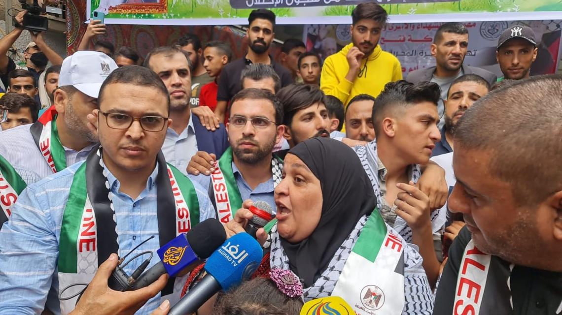 لحظة استقبال المحررة نسرين أبو كميل إلى منزلها في قطاع غزة