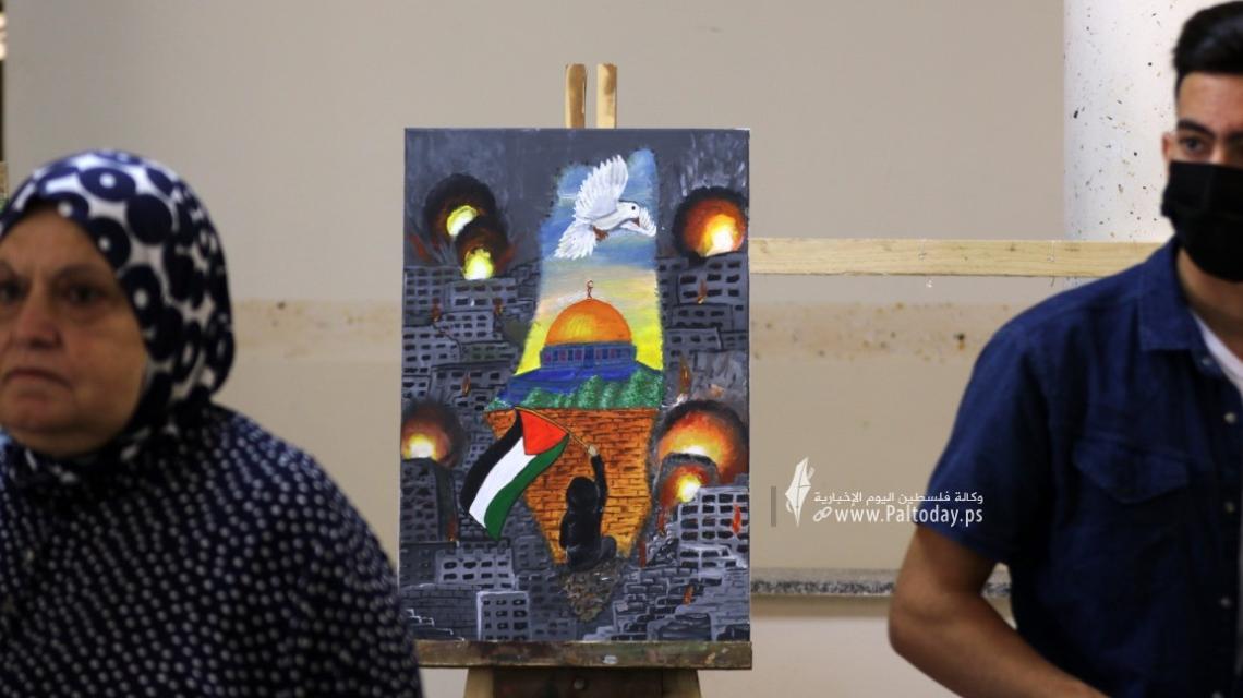 بالصور :رابطة الفنانين بغزة تنظم معرض بعنوان "أرضا" فى ذكرى وعد بلفور